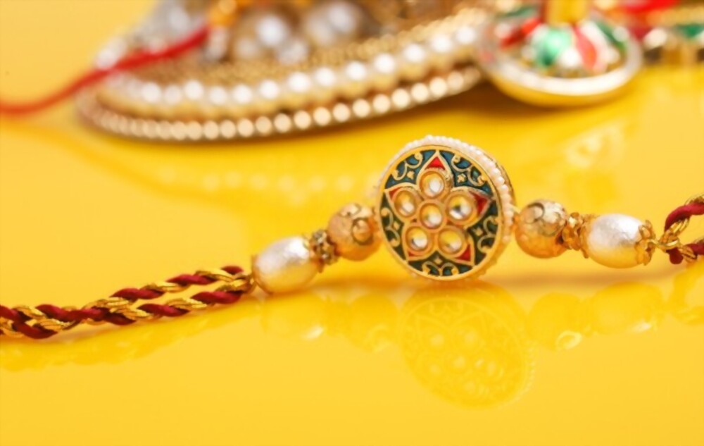 Advantages of choosing Designer Rakhi online